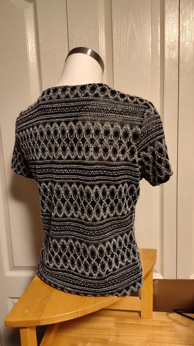 Medium Stretchy Ladies Top - photo 3