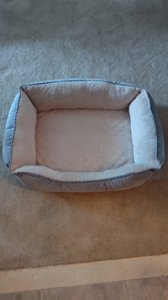 Pet bed- medium size