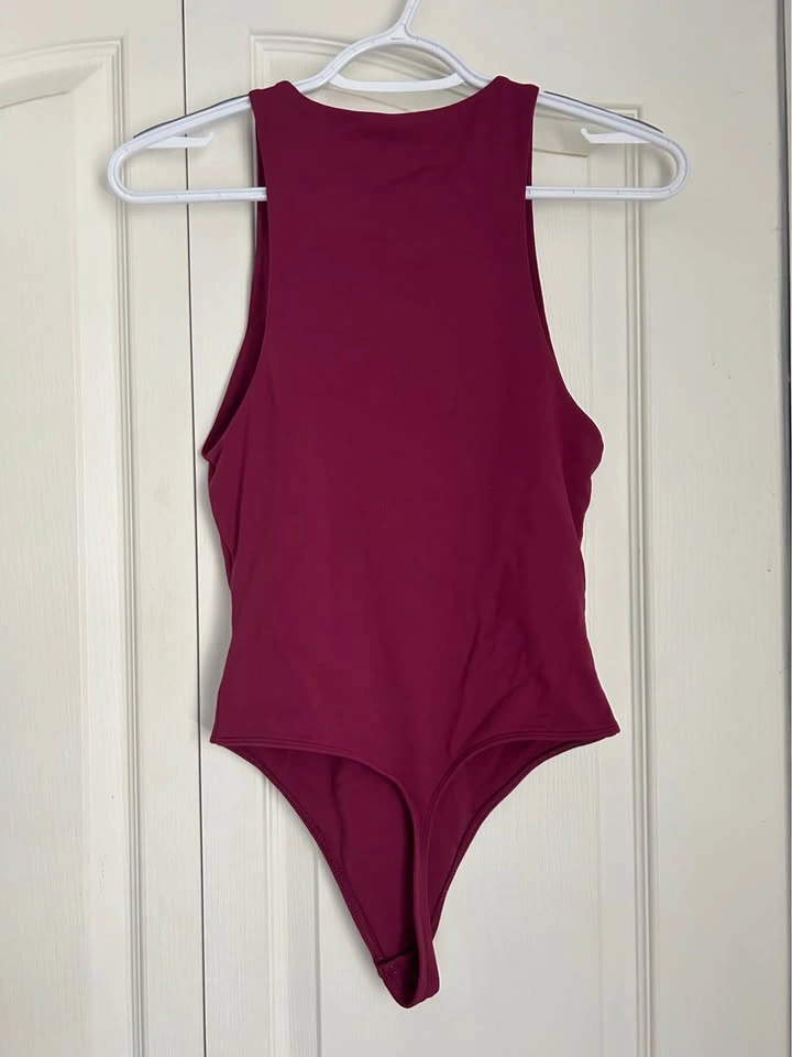 Aritzia Plum sleeveless Bodysuit - photo 2