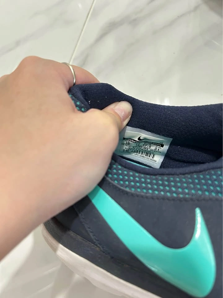 Nike Runners Size 13 - photo 3