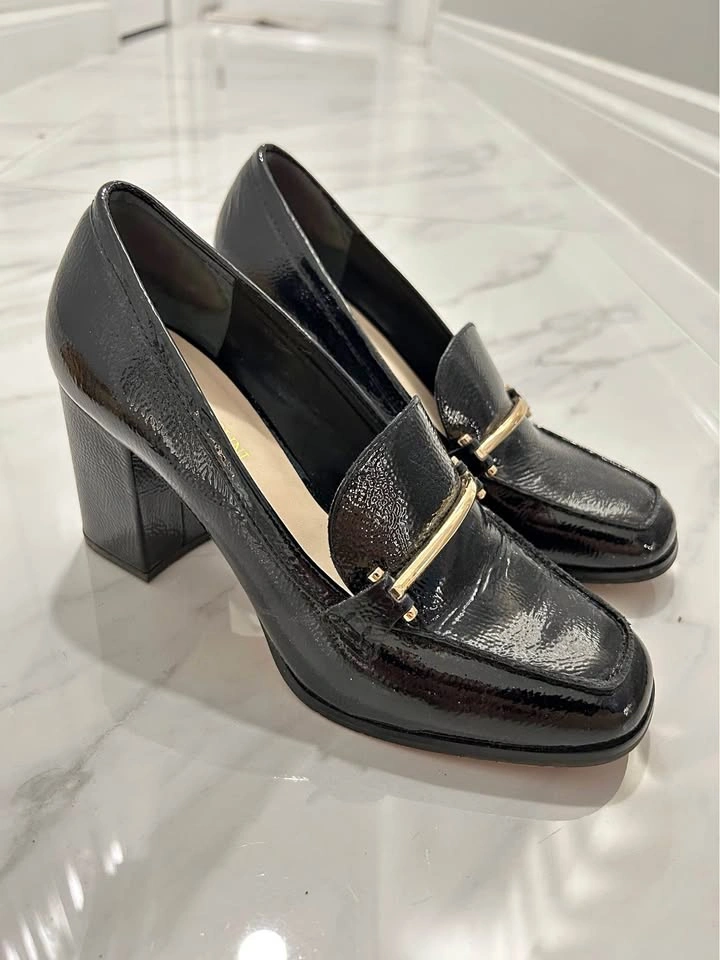 Enzo Angiolini Black Leather Heeled Loafers Size 7