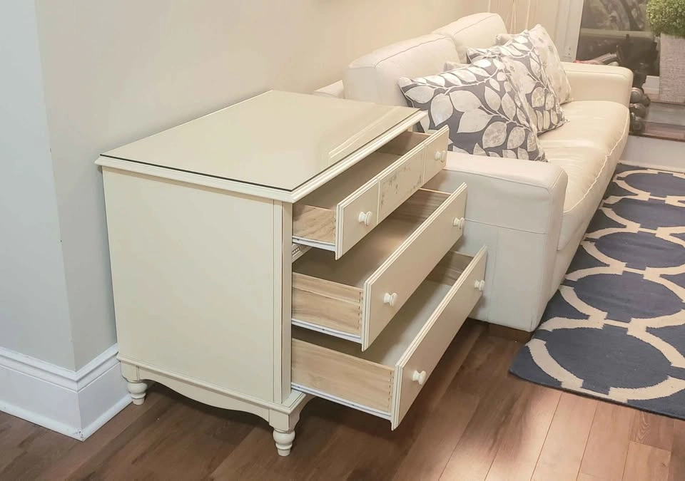 French Style Solidwood Dresser with matching Mirror - photo 5