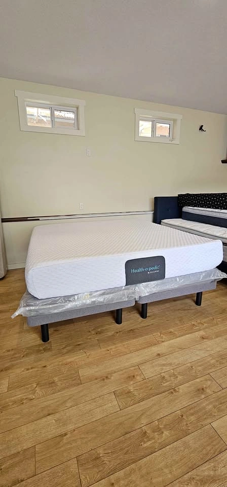 King Mattress Like new Retail: $2100