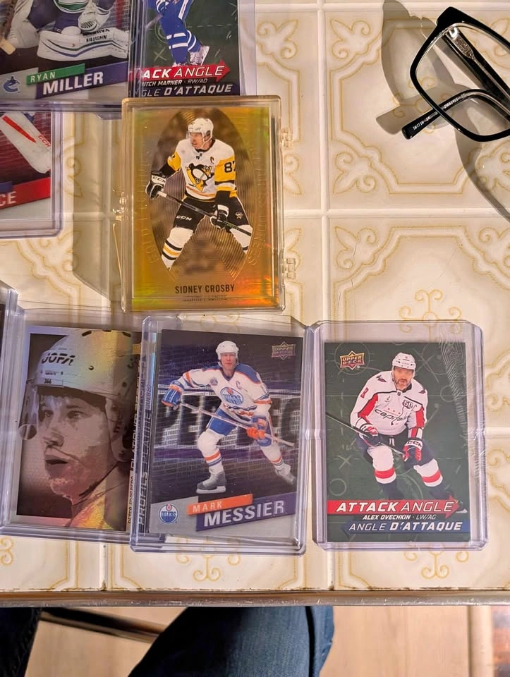Random lot of Tim Hortons hockey cards