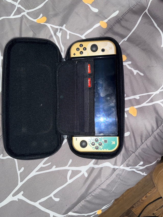 Nintendo Switch - photo 3
