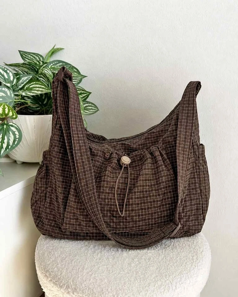 Everyday lightweight tote bag