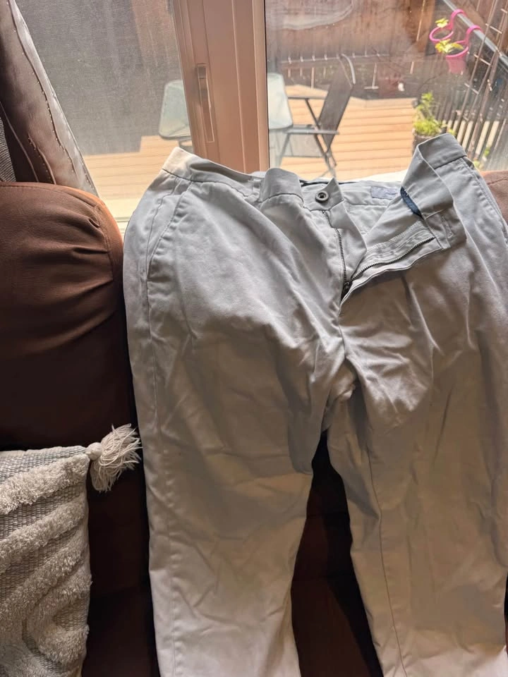 Amazon Essentials Dress Pant 38 x 29 - photo 3
