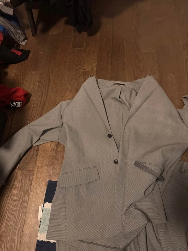 Men’s Uniqlo Grey Pattern Suit Jacket Size L - photo 2