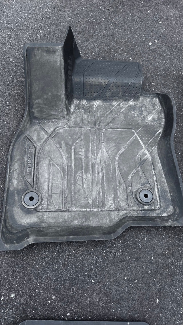 Chevrolet bolt EUV 2023 OEM Car mats All Season - photo 3