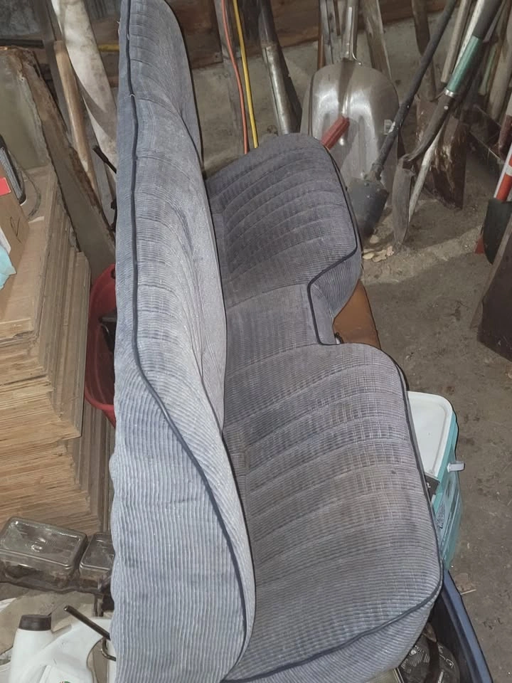 Nissan 720 Bench Seat - photo 3