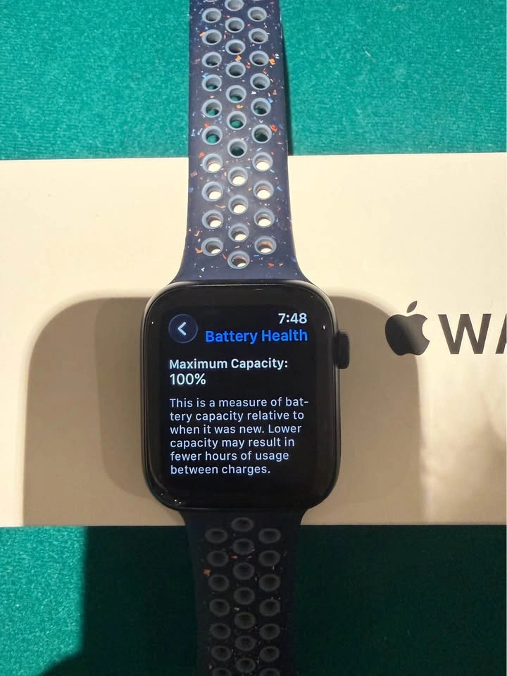 Apple Watch SE 3 (44mm) - 100% Battery Health + Extras - photo 5