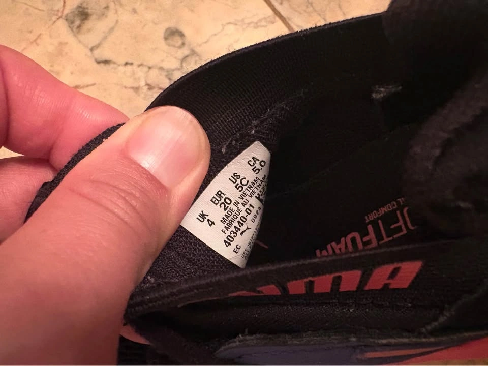 Kids size 5 puma sneakers - photo 2