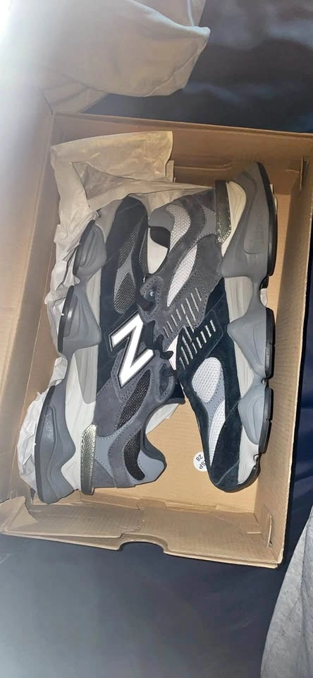 New Balance 9060 Black Grey