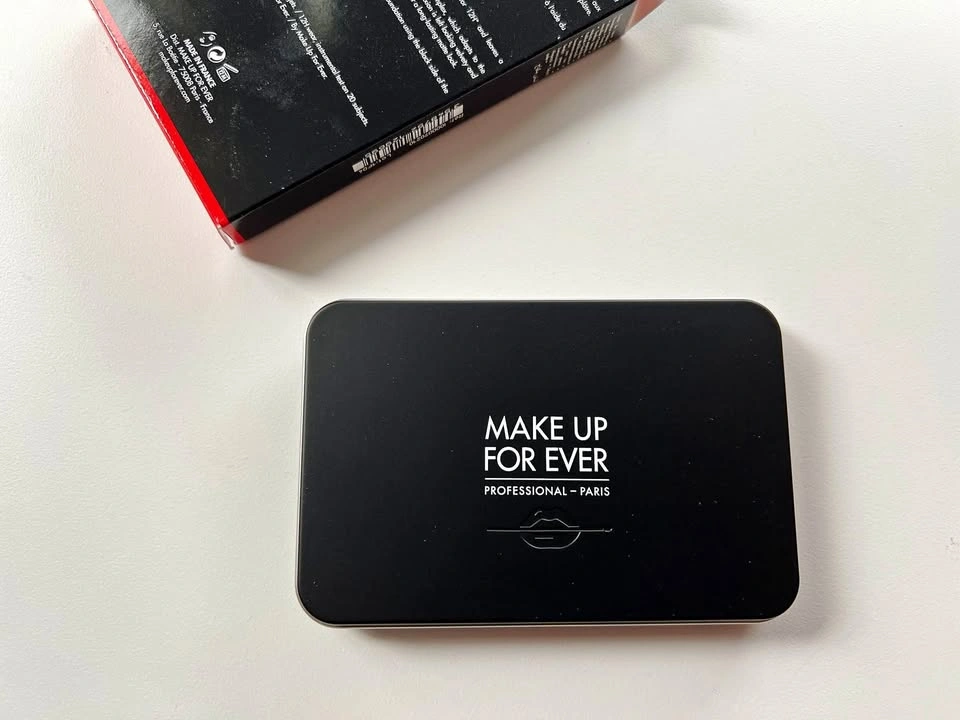 BRAND NEW// MAKE UP FOR EVER Matte Velvet Skin Foundation R210