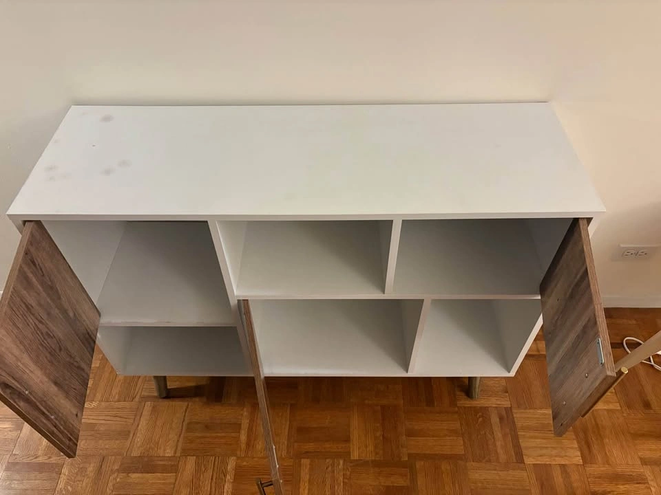 Cabinet with display and shelves - photo 4