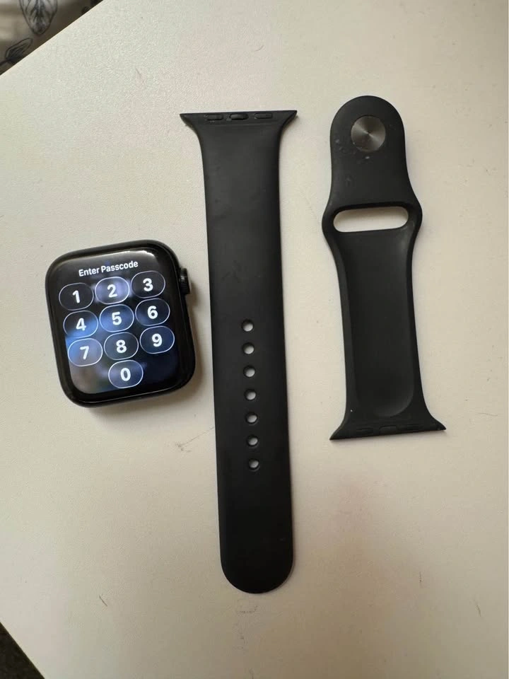 Apple Watch SE 2nd Gen 44mm GPS + Cellular - photo 2