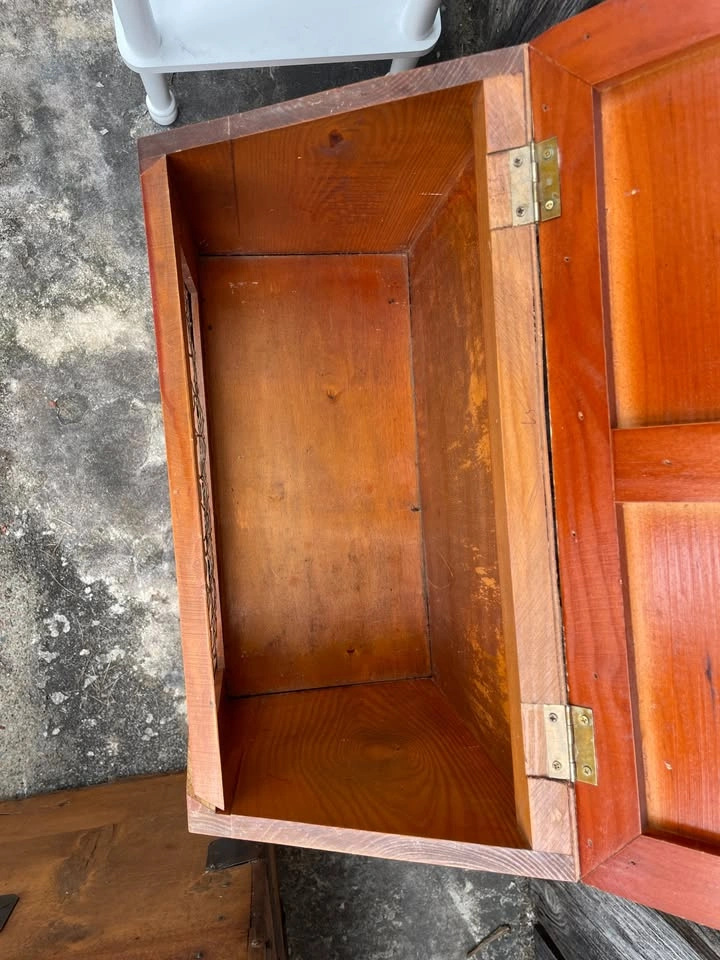 Antique Wooden Bread Box / Rustic Hutch with Wire Mesh - photo 5