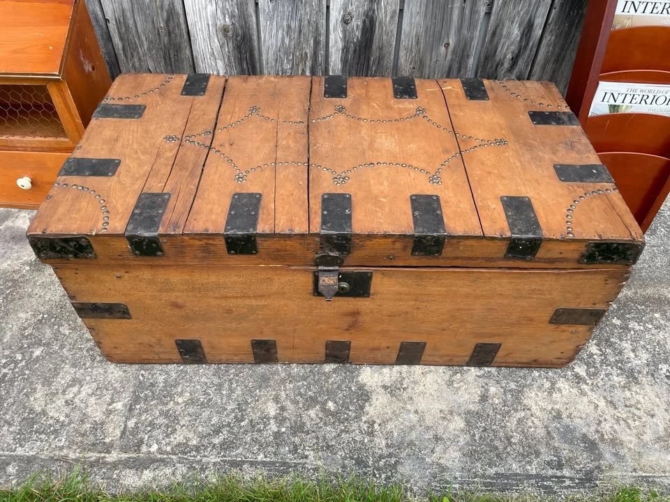 Large Antique Studded Wood and Iron Trunk - Pirate/Colonial - photo 3