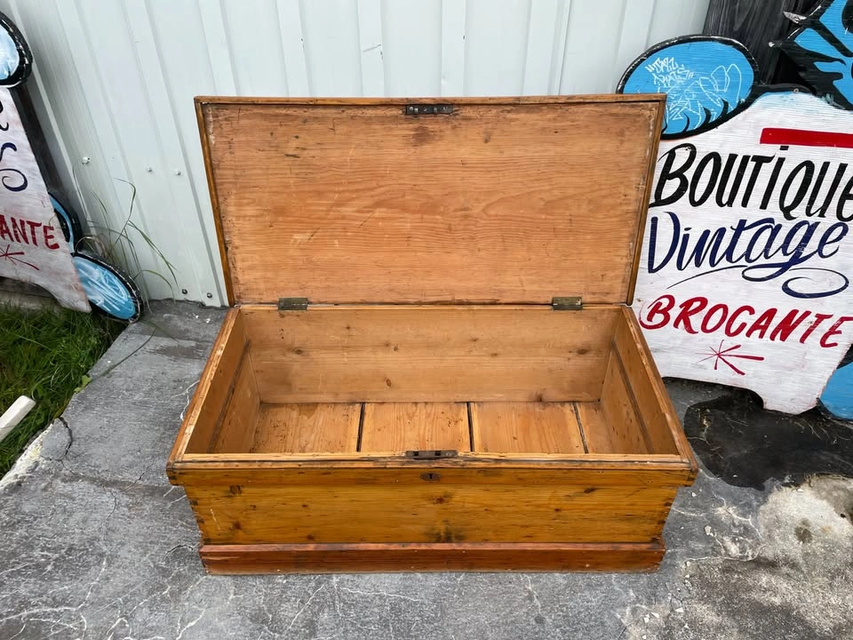 Antique Solid Wood Chest / Rustic Carpenter Chest - photo 3