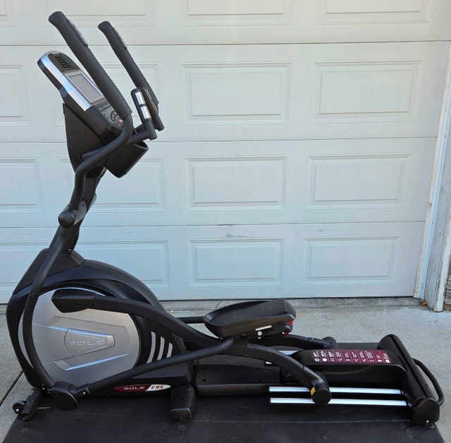 SOLE E95 Elliptical with 20 in Stride, 30 lb flywheel. Like New! - photo 3
