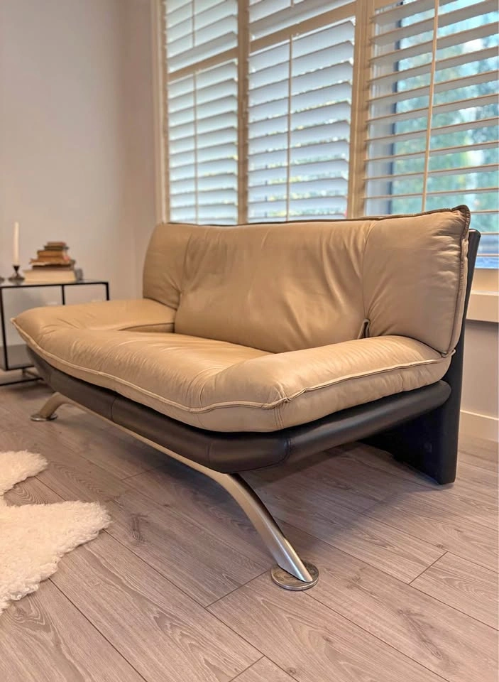 NICOLETTI SALOTTI TWO TONED ITALIAN LEATHER LOVESEAT!