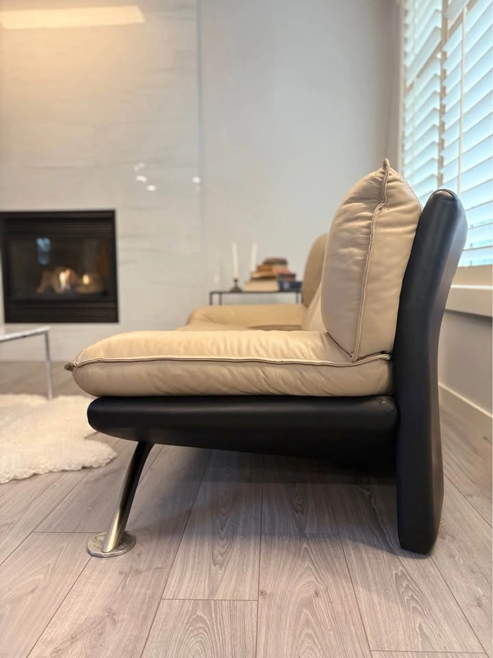 NICOLETTI SALOTTI TWO TONED ITALIAN LEATHER LOVESEAT! - photo 2