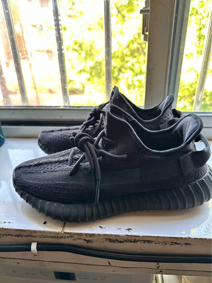 Adidas Yeezy Onice Black Size 8 (No box), condition 9/10 - photo 2