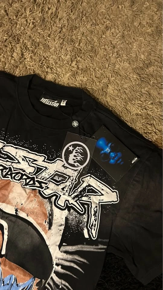 Hellstar Graphic Tee Size S and M - photo 2