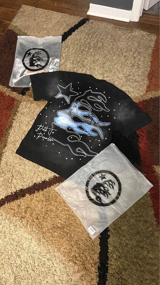 Hellstar Graphic Tee Size S and M - photo 3