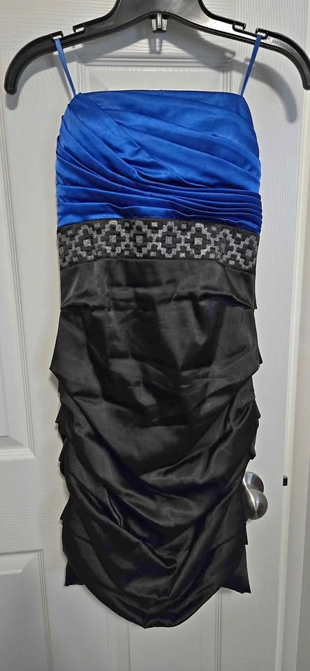 Gorgeous dress- Le Chateau- moving sale!