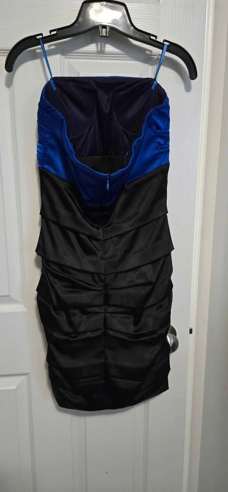 Gorgeous dress- Le Chateau- moving sale! - photo 2