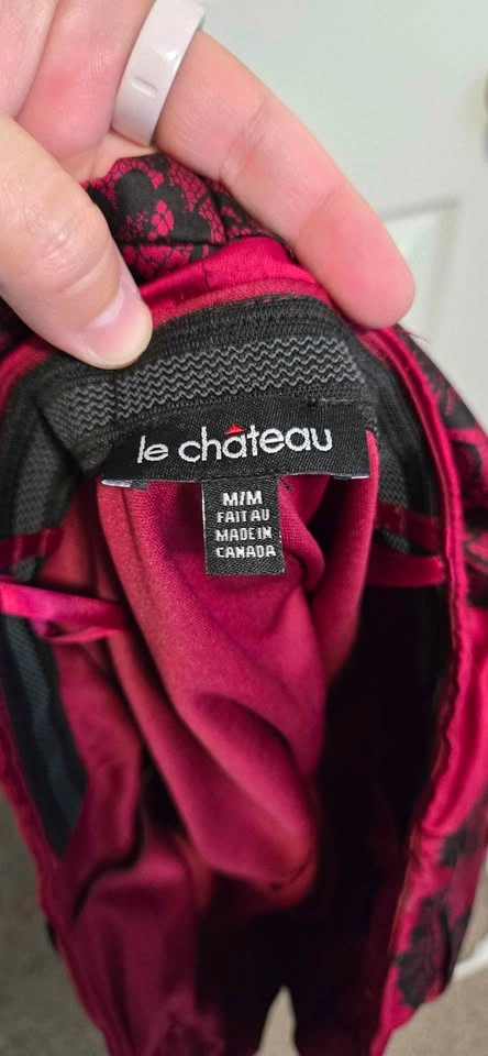 Beautiful dressy type shirt- Le Chateau- moving sale - photo 3