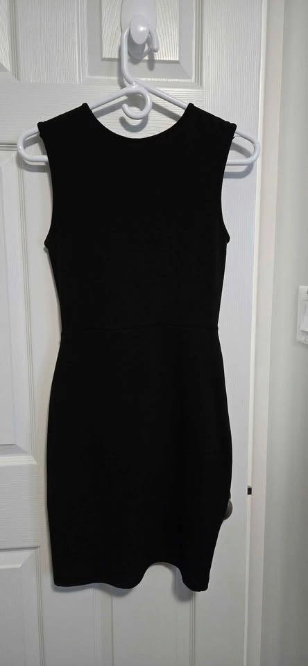 Beautiful black dress - moving sale - photo 2