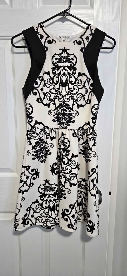 Beautiful black and white patterned dress- Moving sale