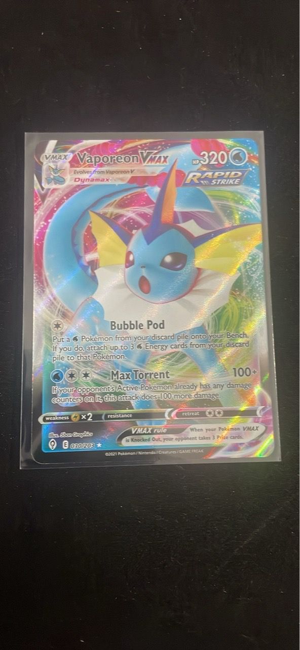 Vaporeon VMAX Pokémon Card 030/203