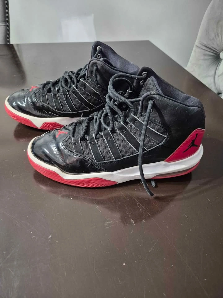AIR JORDAN 11 RETRO BRED SIZE 4.5 YOUTH BOYS - photo 2