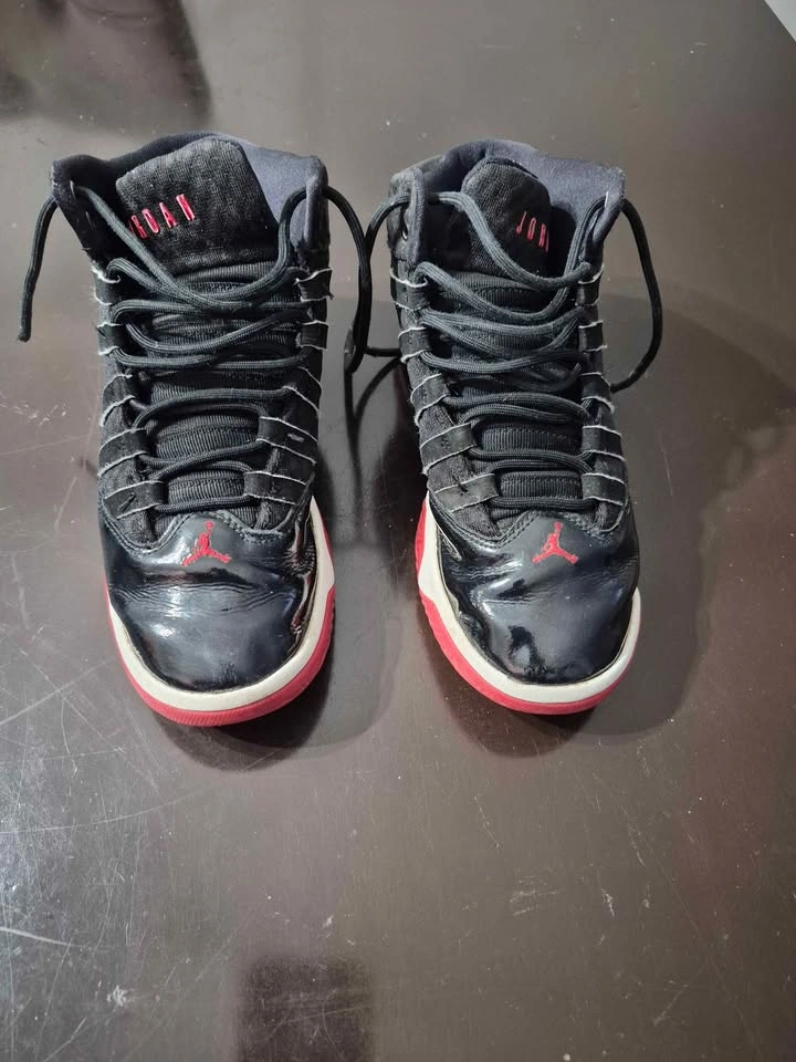 AIR JORDAN 11 RETRO BRED SIZE 4.5 YOUTH BOYS - photo 4