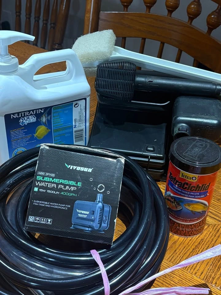 30 gallons aquarium and accessories - photo 3