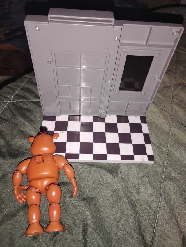 FNAF Jazwares Toy Freddy Set - photo 2