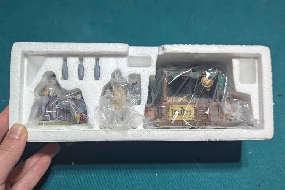 Department 56 - The Heritage Village Collection - Poultry Market - photo 4