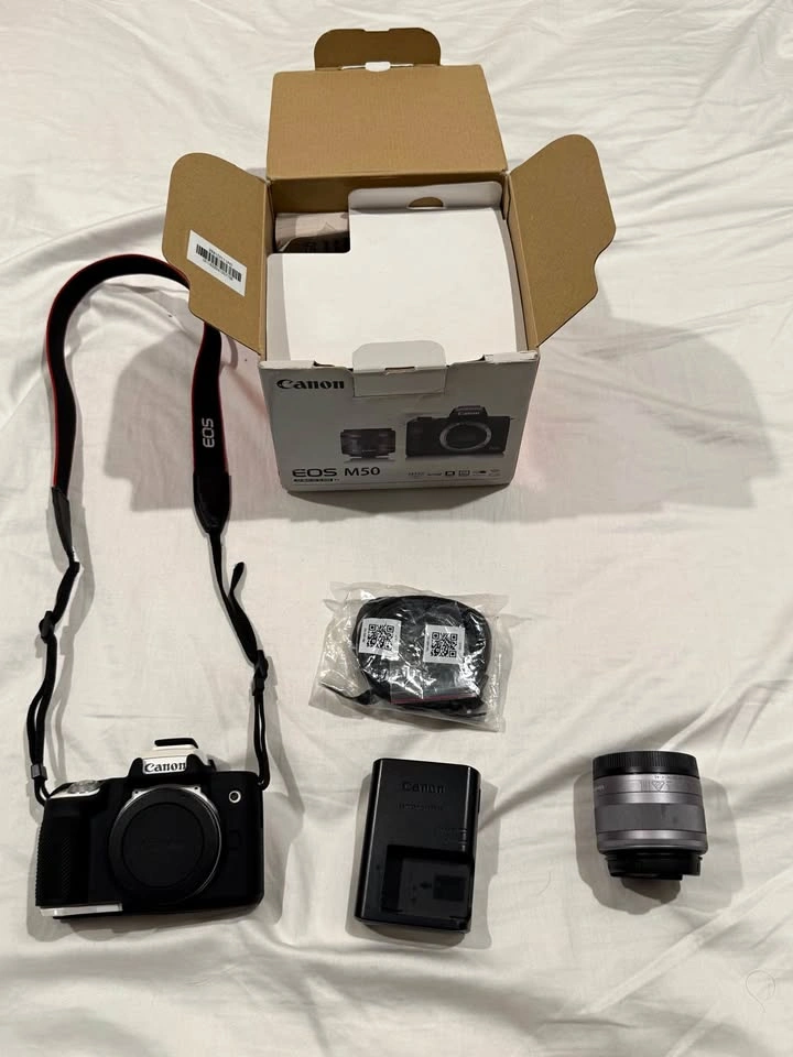 Canon EOS M50