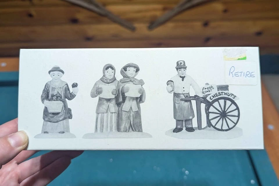 Department 56 Heritage Village Collection 3-Piece Figurine Set - photo 3