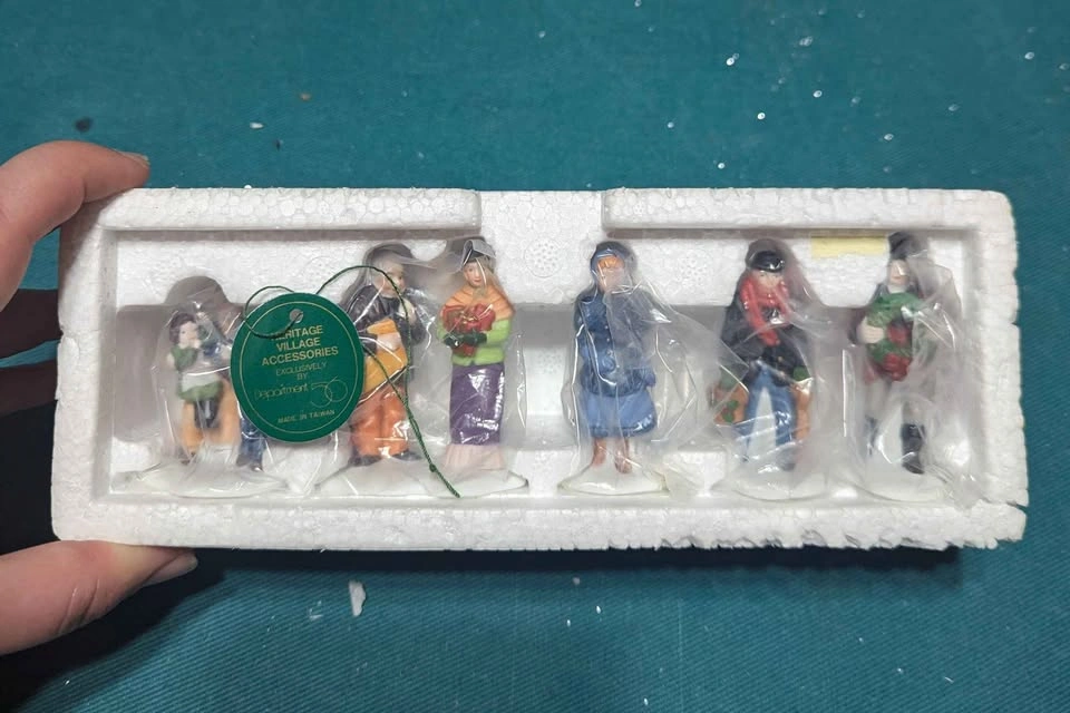 Department 56 - Heritage Village Collection - David Copperfield - photo 2