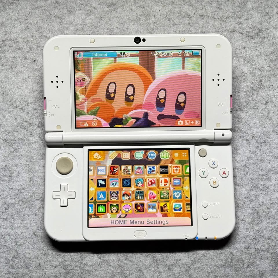 Nintendo New 3DS XL / LL (Pink & White) - photo 2