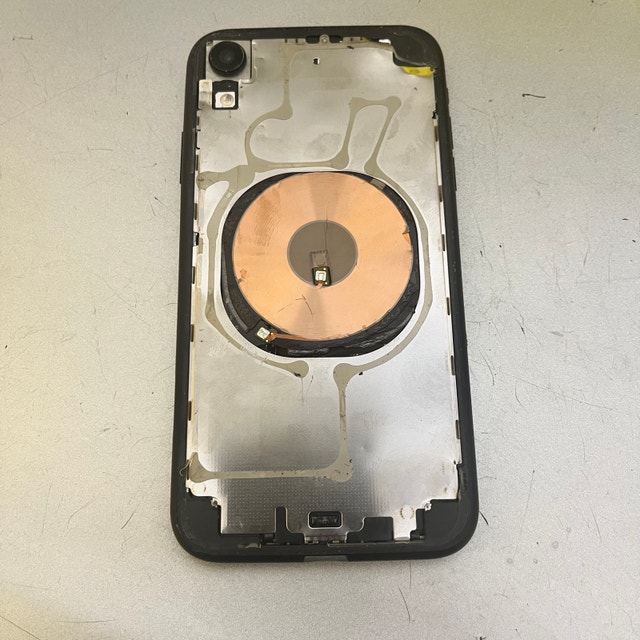 iPhone XR (For materials) - photo 3