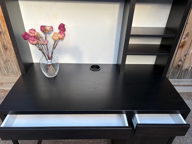 Ikea Micke Desk with Hutch - can deliver - photo 2