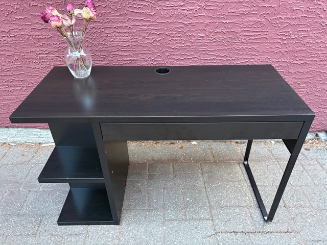 Popular Ikea Micke desk - great condition - can deliver