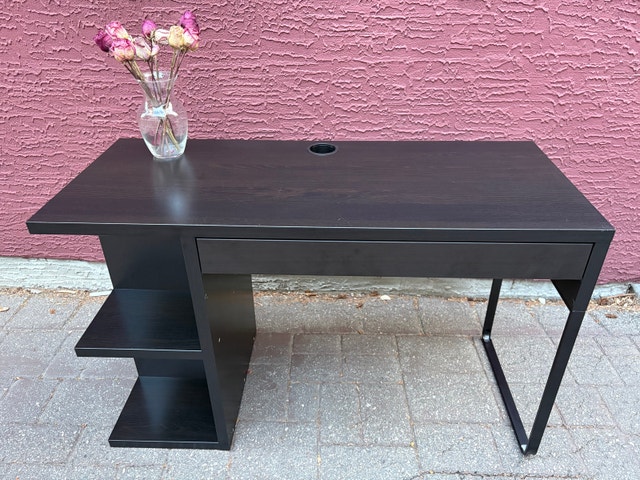 Popular Ikea Micke desk - great condition - can deliver - photo 4