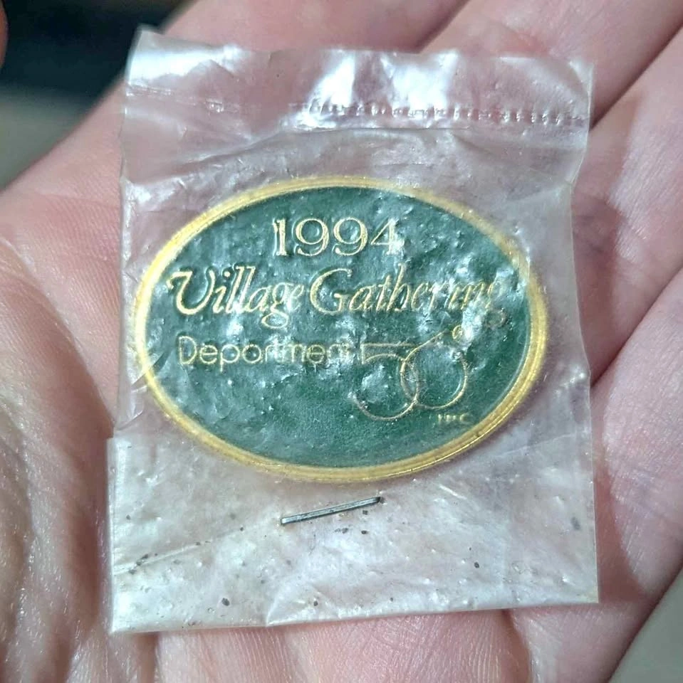 1994 Village Gathering Department 56 Pin