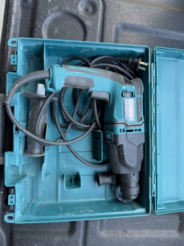 Makita HR1841F 11/16" SDS-Plus Rotary Hammer with AVT - photo 2